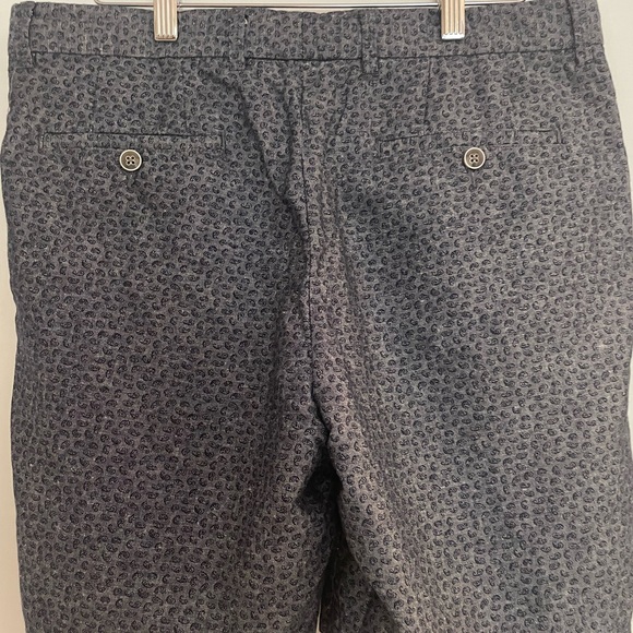 Peter Millar Shorts size 33 navy/paisley - Picture 2 of 3